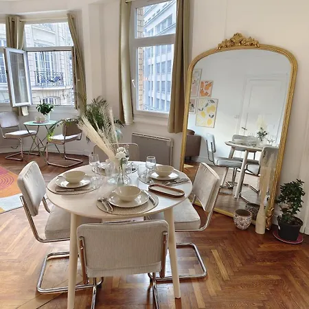 Apartment Elegant With View Of The Opera For 4 People *