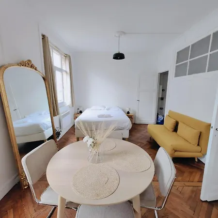 Elegant With View Of The Opera For 4 People Apartment *